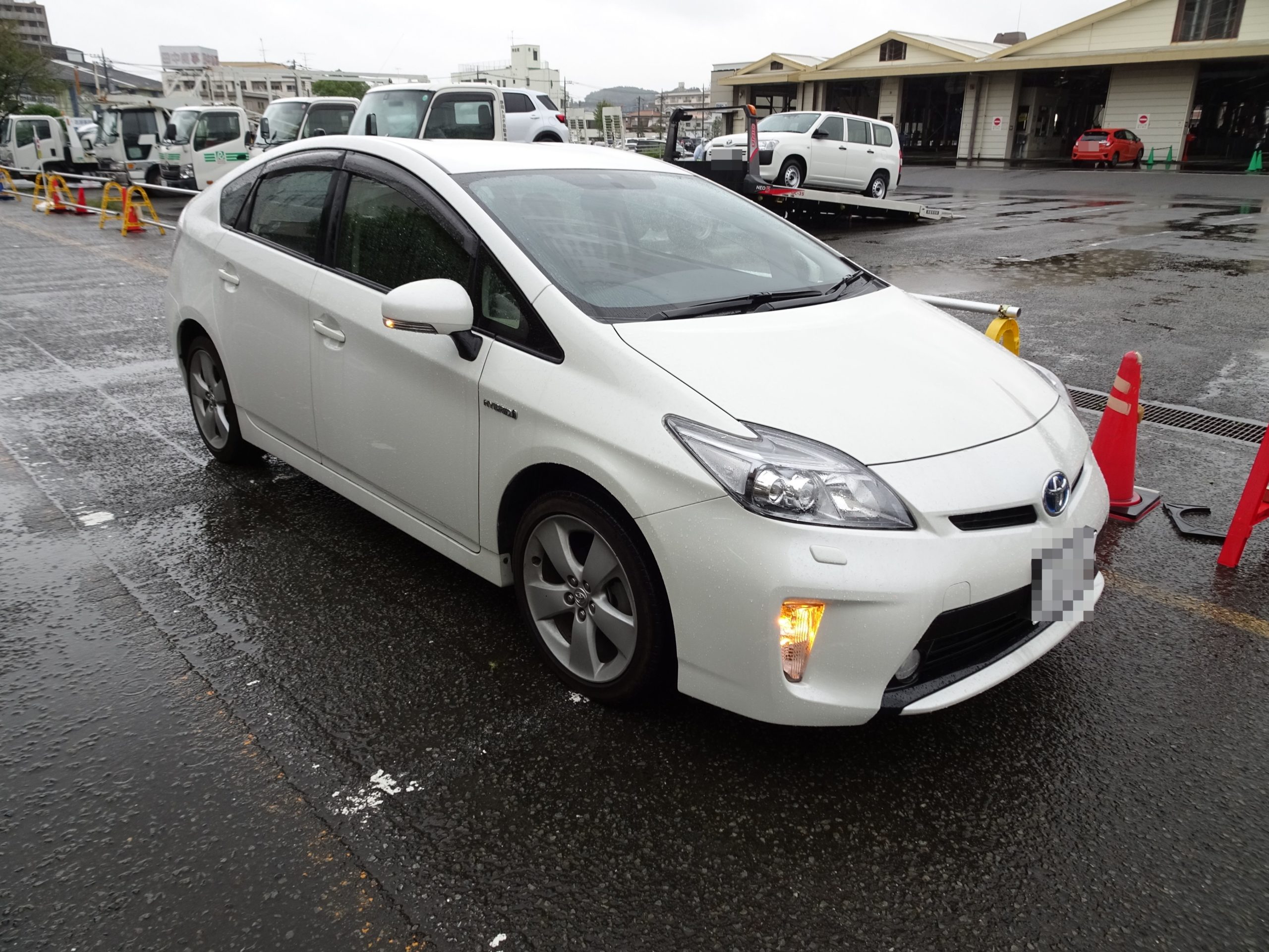 【AA代行落札】プリウス Sツーリングセレクション