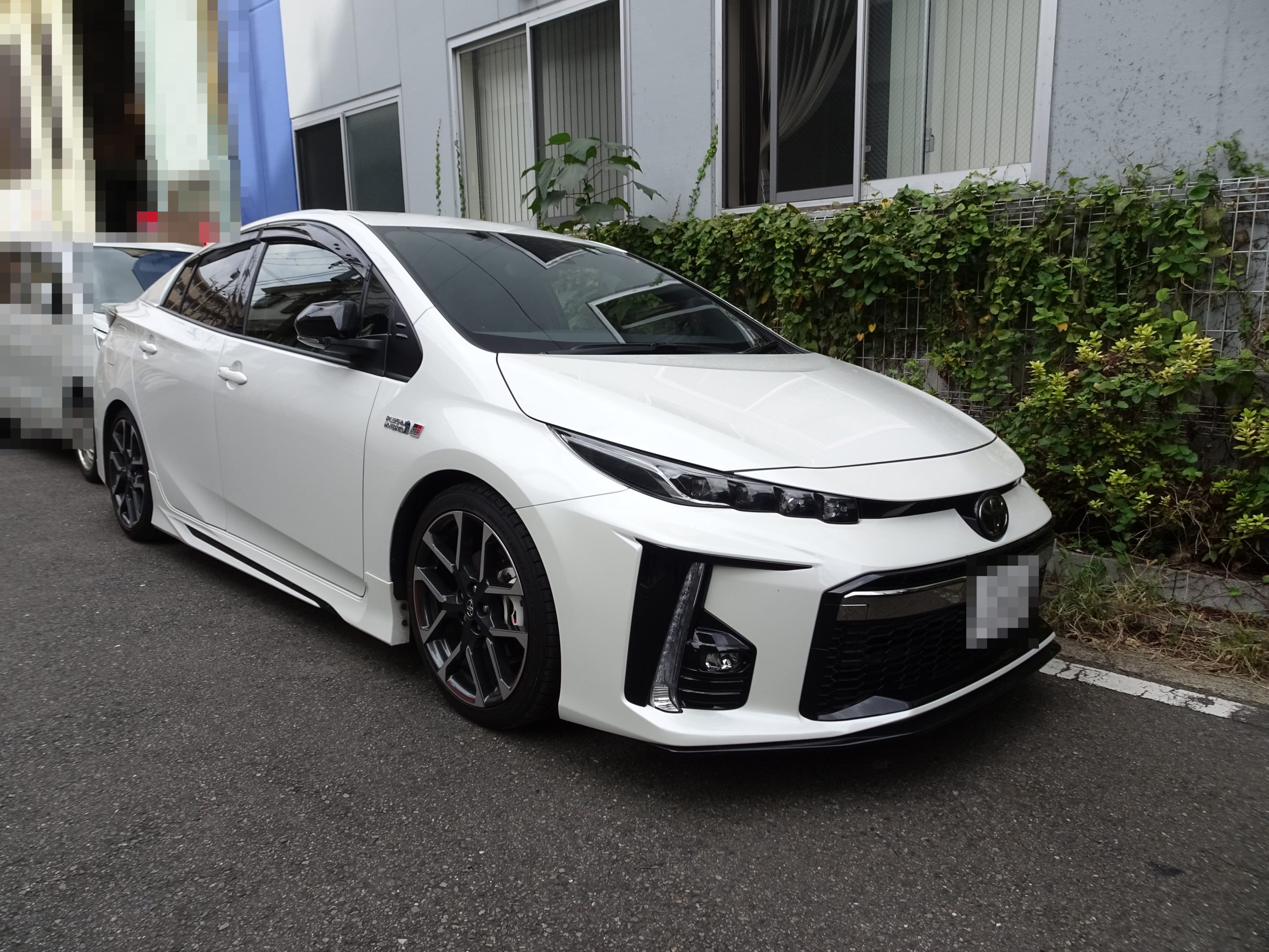 【AA代行落札】プリウスＰＨＶ S・GRスポーツ