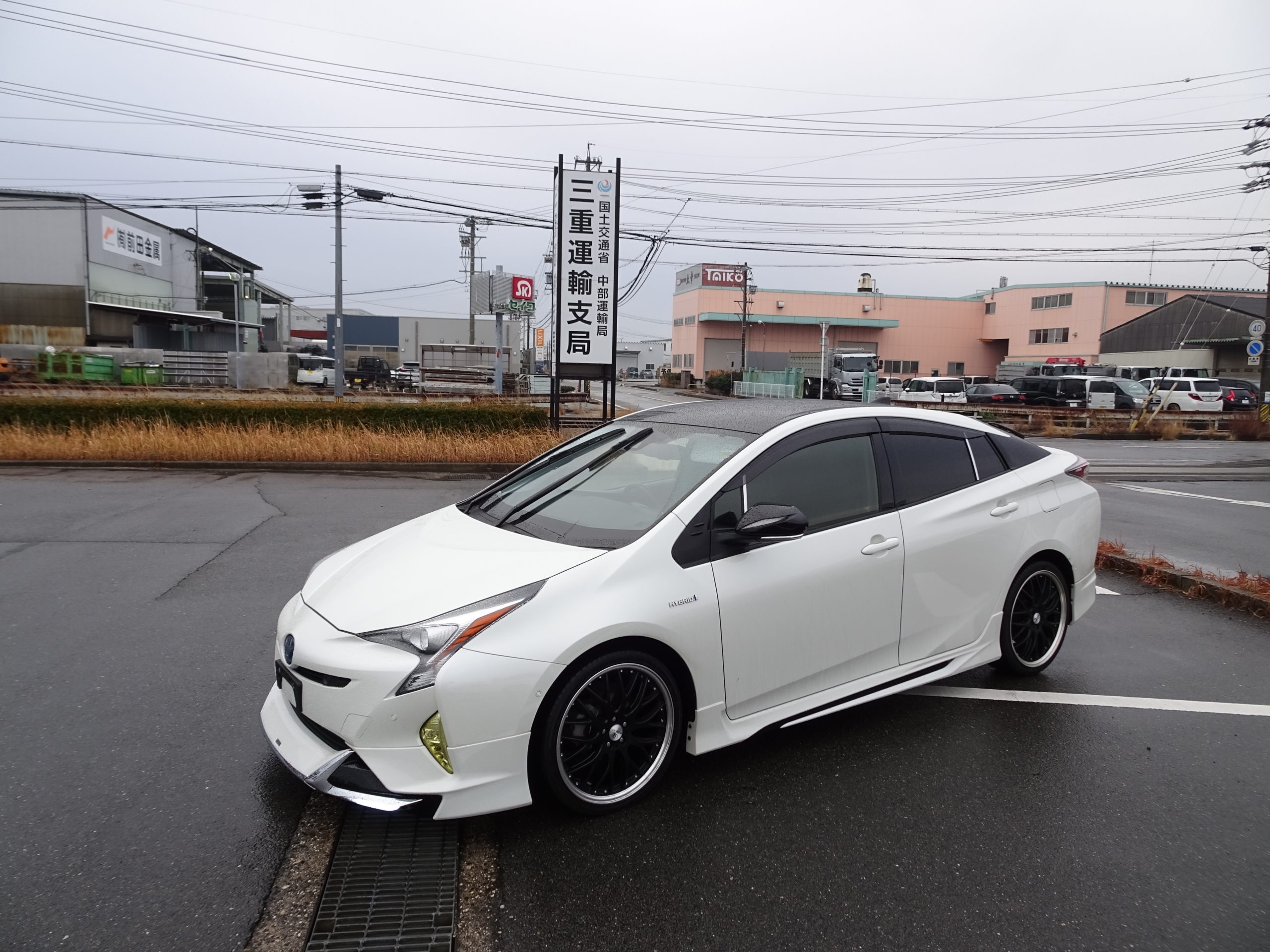 【AA代行落札】プリウス Sセーフティプラス ツートン